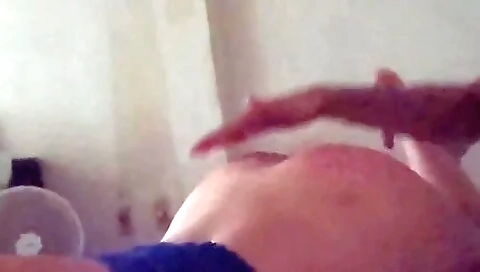 Empinando A Bunda E Apanhando Empinando A Bunda E Apanhando